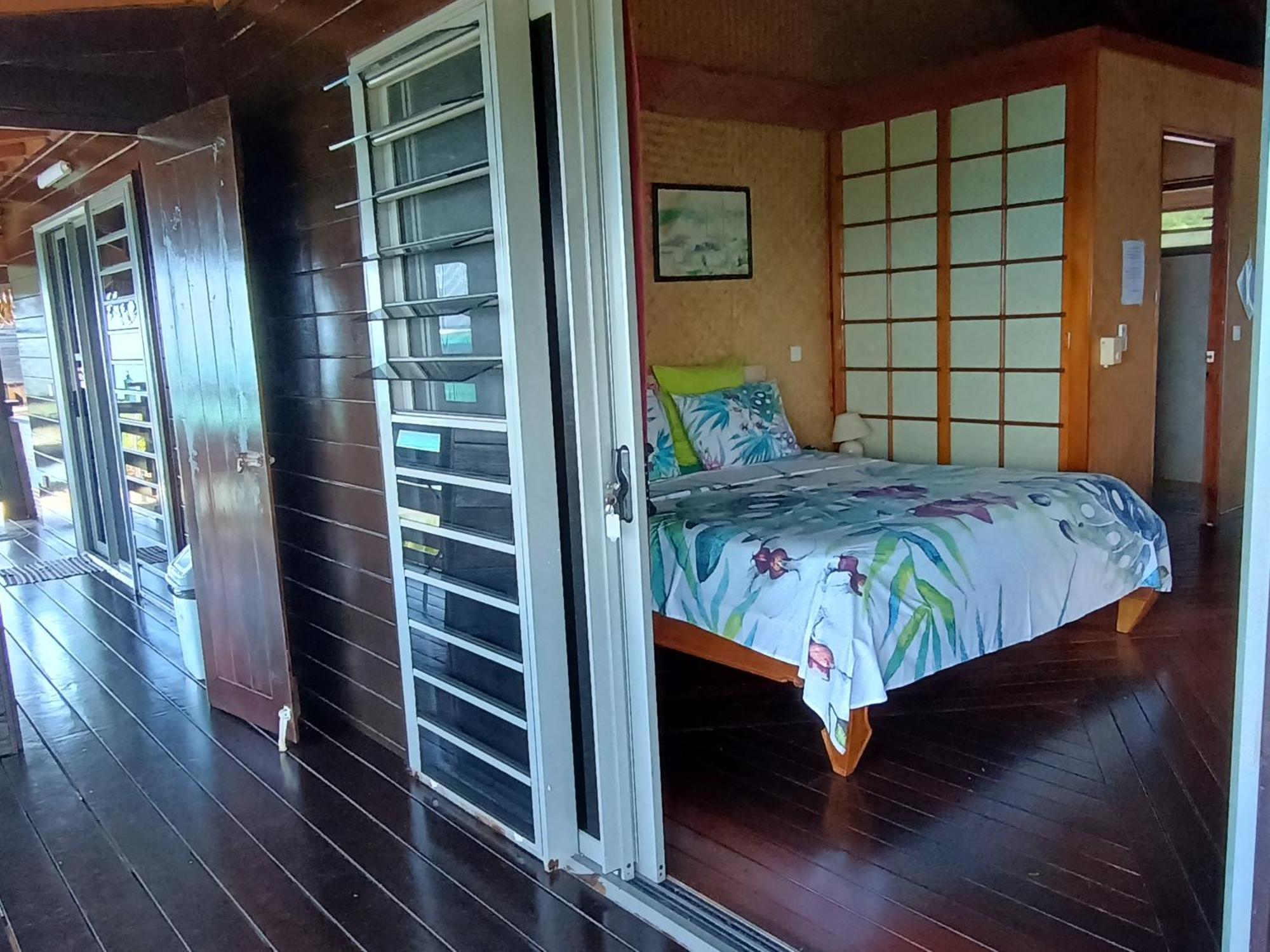 Tehuarupe Surf Studios Haapiti Exterior photo